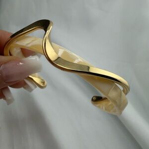 Gold and Cream Swirl Bracelet